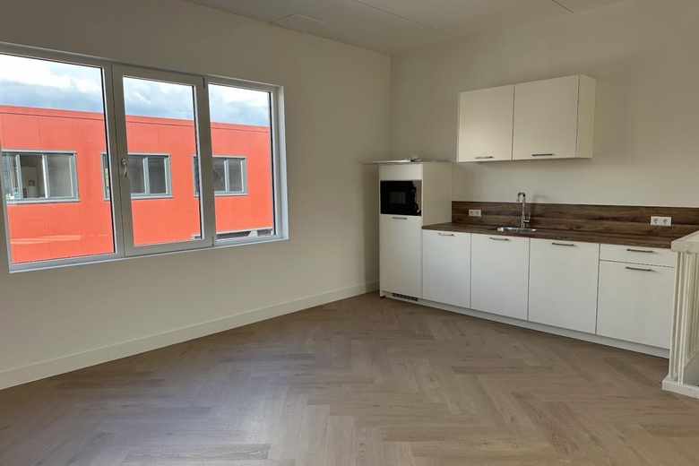 BedrijfsruimteaanVan der Waalsstraat 44<br/> inZoetermeer