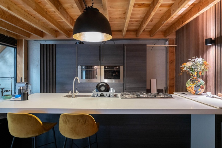 BedrijfsruimteaanHopperweg 11 17<br/> inHellevoetsluis