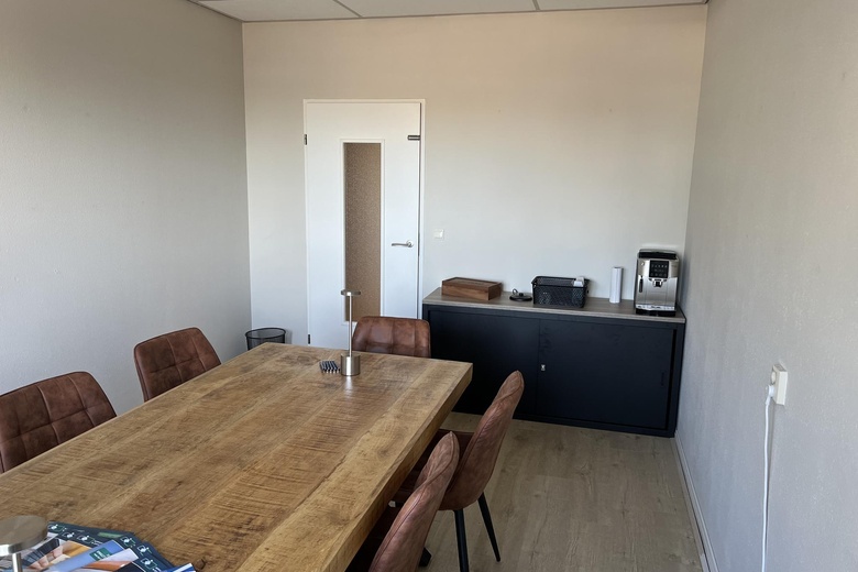KantoorruimteaanZwartendijk 52<br/> inNaaldwijk KantoorruimteaanZwartendijk 52<br/> inNaaldwijk