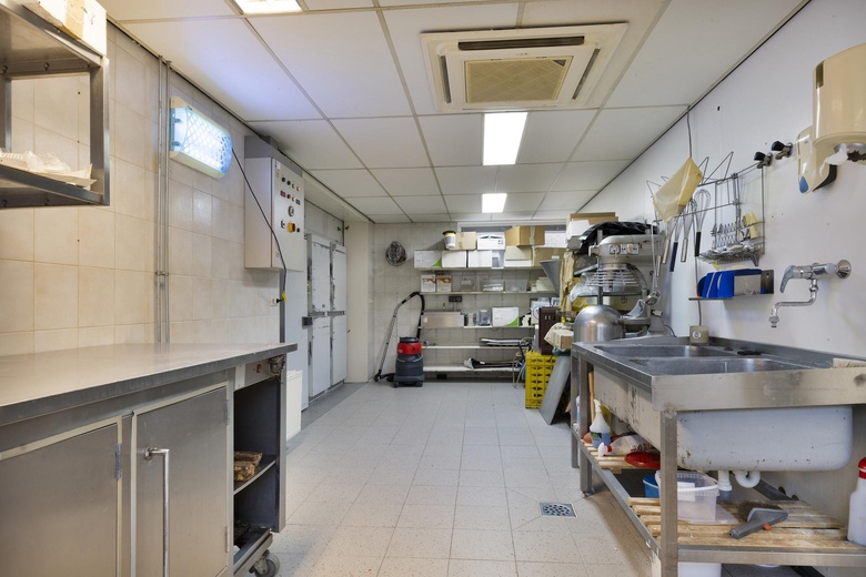 BedrijfsruimteaanDorpsstraat 11<br/> inVorden