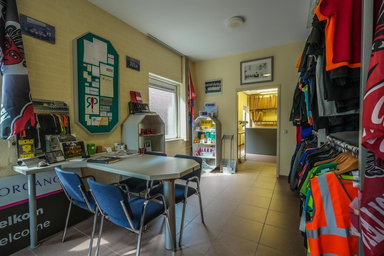 BedrijfsruimteaanDommelstraat 30<br/> inOss BedrijfsruimteaanDommelstraat 30<br/> inOss