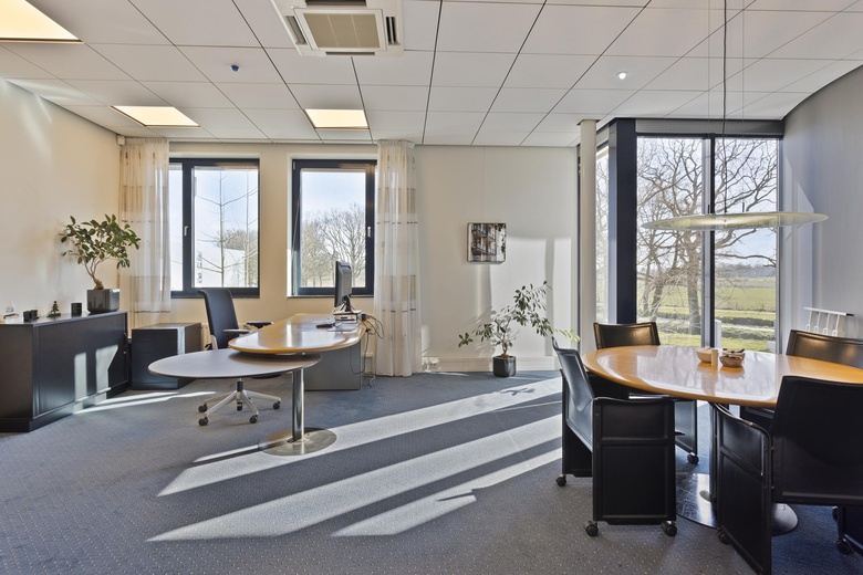 BedrijfsruimteaanGrotestraat 12<br/> inHeesbeen BedrijfsruimteaanGrotestraat 12<br/> inHeesbeen