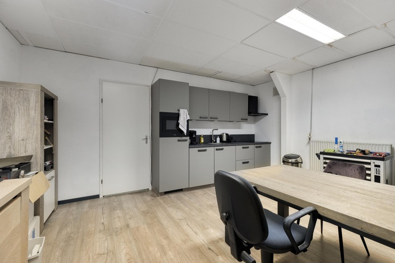 BedrijfsruimteaanRietveldenweg 13<br/> inDen Bosch BedrijfsruimteaanRietveldenweg 13<br/> inDen Bosch