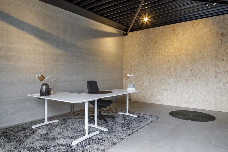 BedrijfsruimteaanLange Schaft 30 h<br/> inHouten