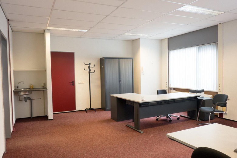 BedrijfsruimteaanVlierberg 24 6<br/> inEemnes