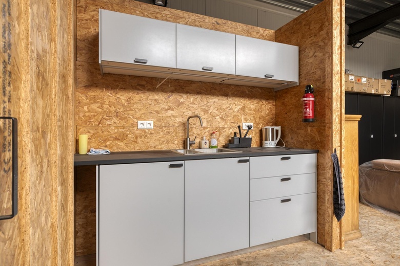 BedrijfsruimteaanSnelliusweg 49<br/> inTholen