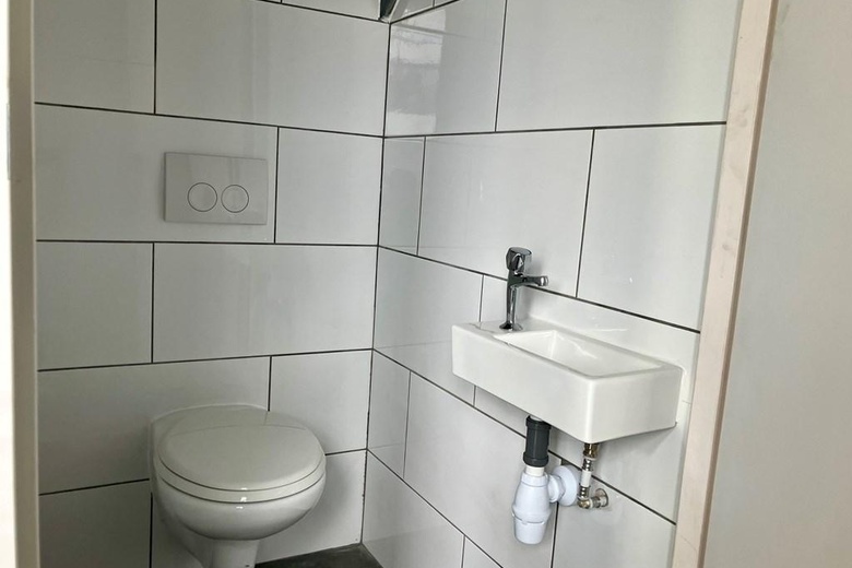 BedrijfsruimteaanLandauer 47<br/> inZeewolde BedrijfsruimteaanLandauer 47<br/> inZeewolde