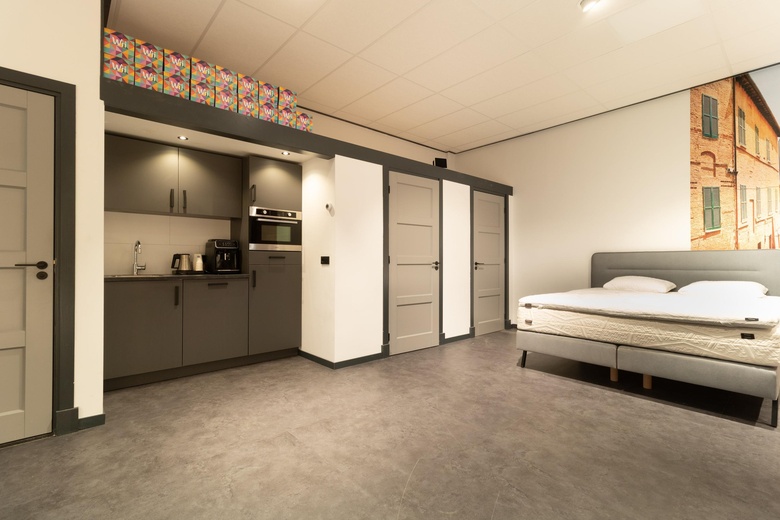 BedrijfsruimteaanIzaäk Enschedéweg 42<br/> inHaarlem