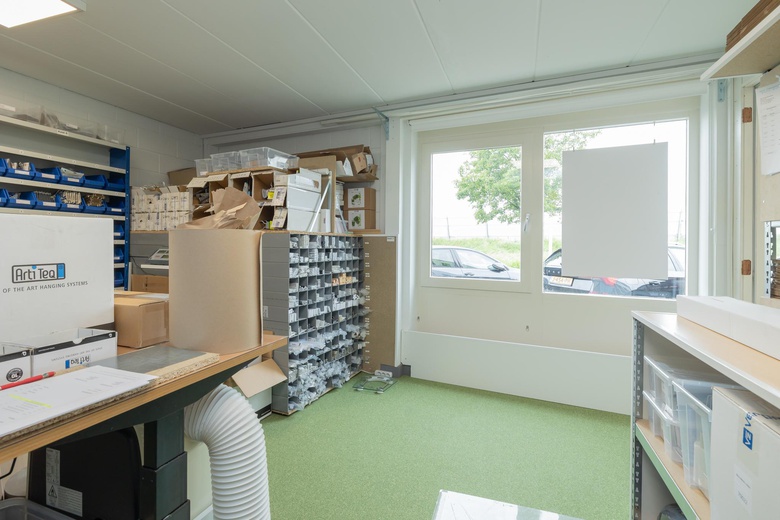 KantoorruimteaanVeenderveld 76<br/> inRoelofarendsveen KantoorruimteaanVeenderveld 76<br/> inRoelofarendsveen