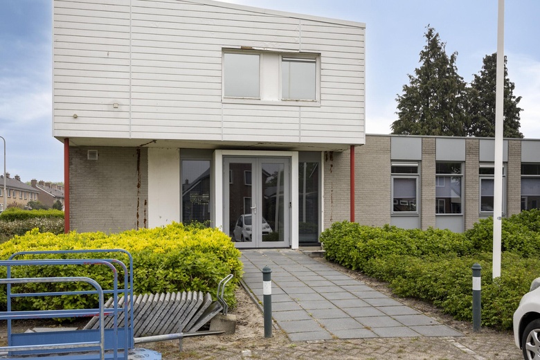 BedrijfsruimteaanLijsterbesstraat 1<br/> inLutten