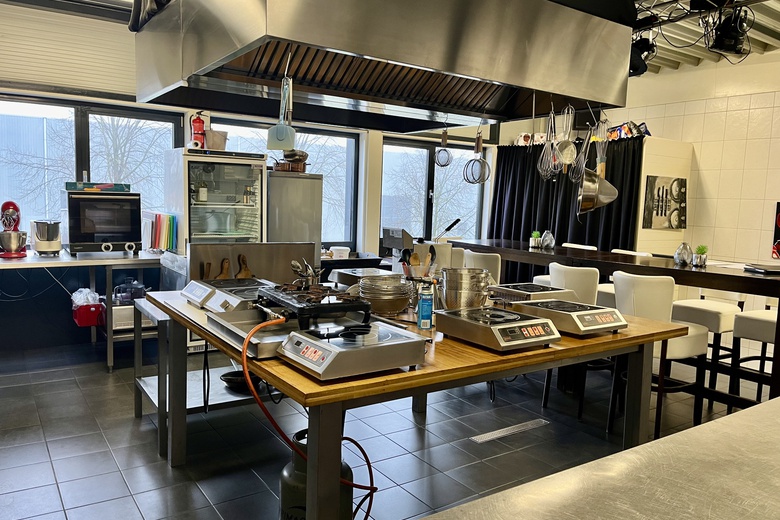 HorecaaanMetaalstraat 18 a<br/> inHaaksbergen HorecaaanMetaalstraat 18 a<br/> inHaaksbergen