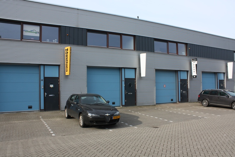 BedrijfsruimteaanVeenderveld 98<br/> inRoelofarendsveen