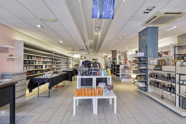 WinkelruimteaanGrietsestraat 46<br/> inZevenaar WinkelruimteaanGrietsestraat 46<br/> inZevenaar