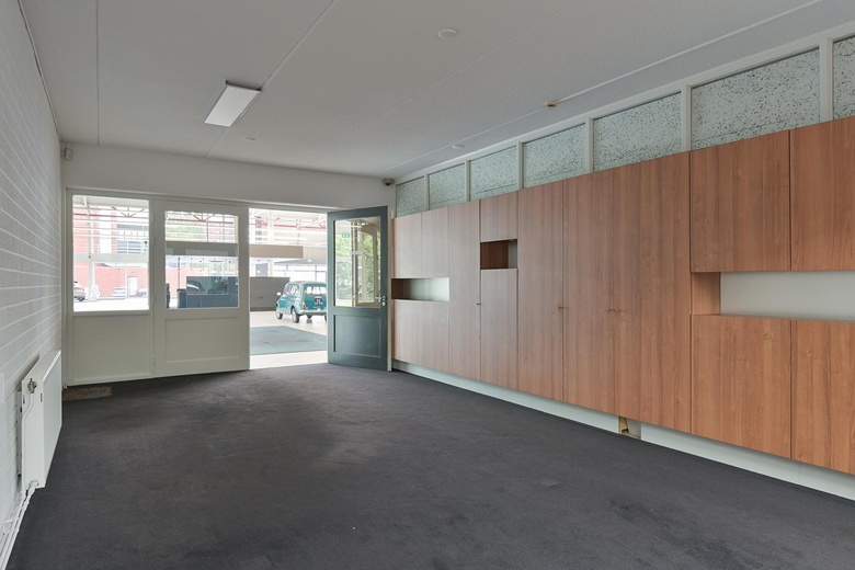 BedrijfsruimteaanHofkamp 31<br/> inGeleen BedrijfsruimteaanHofkamp 31<br/> inGeleen