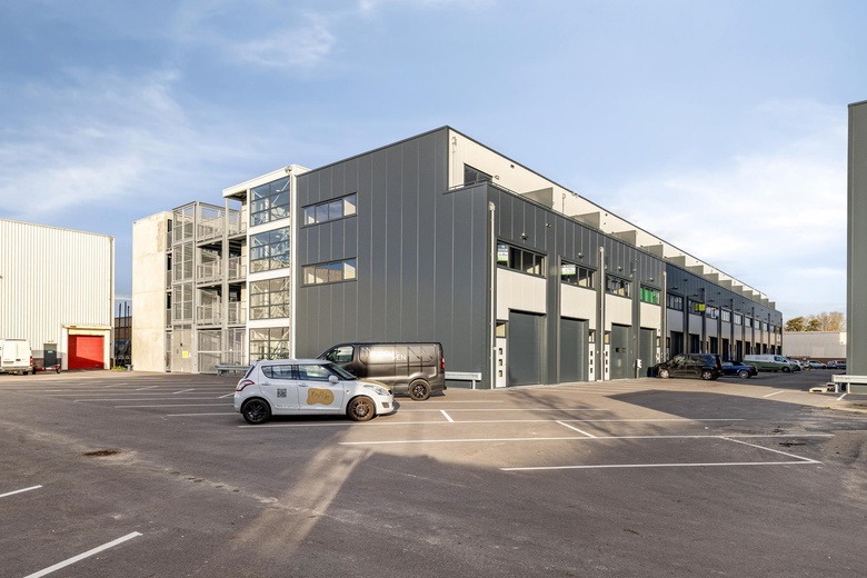 BedrijfsruimteaanKabelweg 57<br/> inRoelofarendsveen