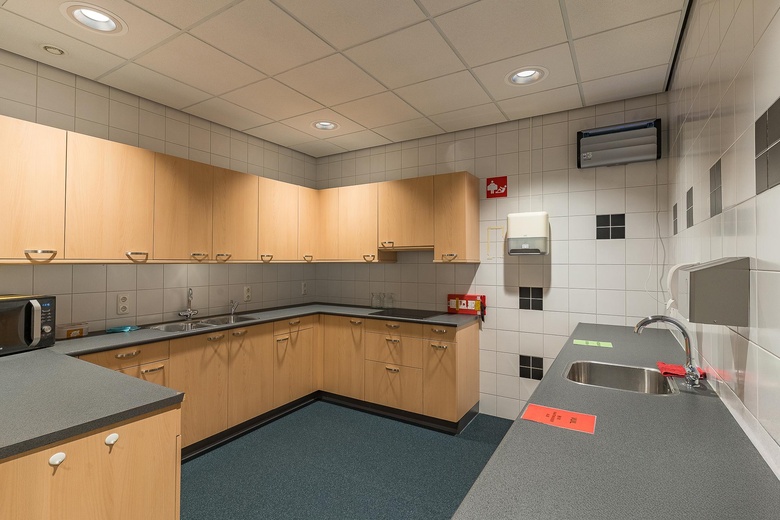 KantoorruimteaanJ.P. Broekhovenstraat 16<br/> inElburg