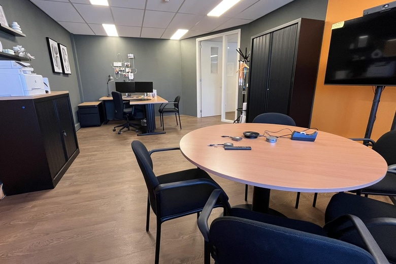 BedrijfsruimteaanUilenwaard 31<br/> inDen Bosch BedrijfsruimteaanUilenwaard 31<br/> inDen Bosch