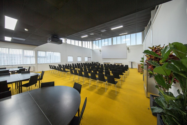 BedrijfsruimteaanPieter Ghijsenlaan 1<br/> inZaandam BedrijfsruimteaanPieter Ghijsenlaan 1<br/> inZaandam