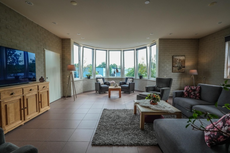 BedrijfsruimteaanDommelstraat 30<br/> inOss BedrijfsruimteaanDommelstraat 30<br/> inOss