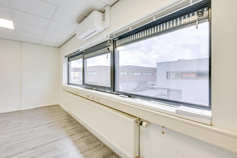 BedrijfsruimteaanDe Liesbosch 8 E<br/> inNieuwegein