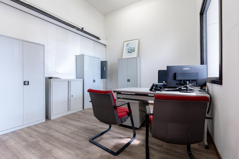 BedrijfsruimteaanHurksestraat 18 02<br/> inEindhoven BedrijfsruimteaanHurksestraat 18 02<br/> inEindhoven