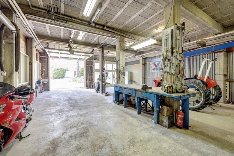 BedrijfsruimteaanHenry Fordstraat 7<br/> inZwartewaal