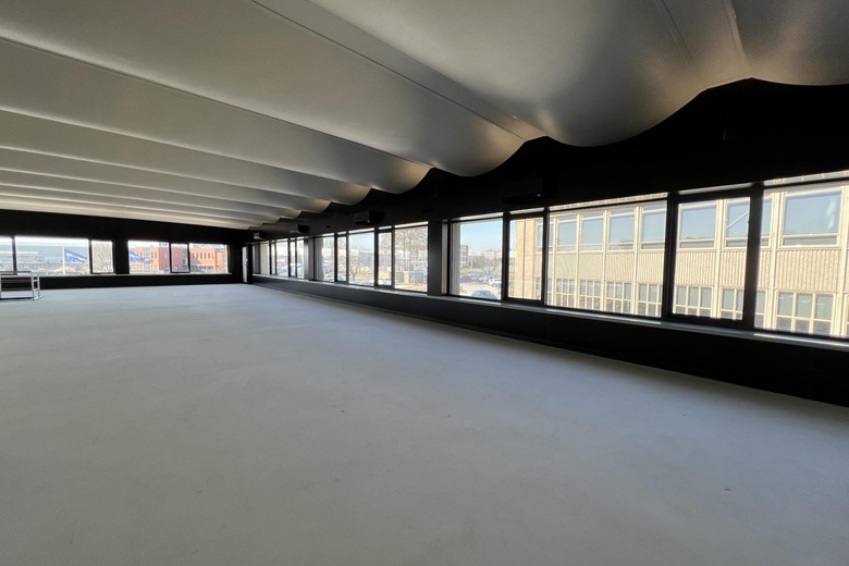 BedrijfsruimteaanLindtsedijk 14 C<br/> inZwijndrecht