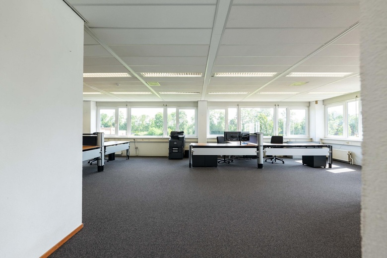 KantoorruimteaanCurieweg 7<br/> inSpijkenisse KantoorruimteaanCurieweg 7<br/> inSpijkenisse