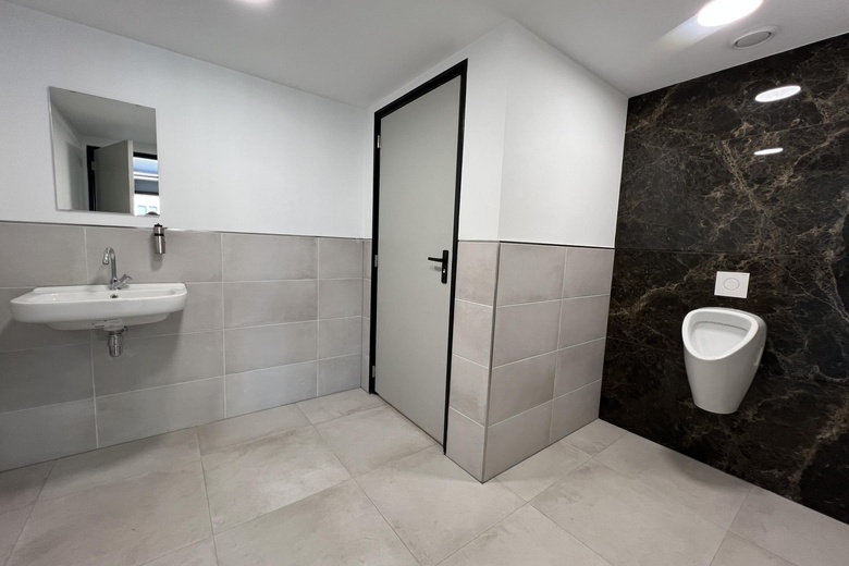 BedrijfsruimteaanLindtsedijk 14 C<br/> inZwijndrecht