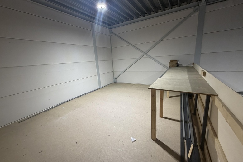 BedrijfsruimteaanZonnecelstraat 2 16<br/> inHattem