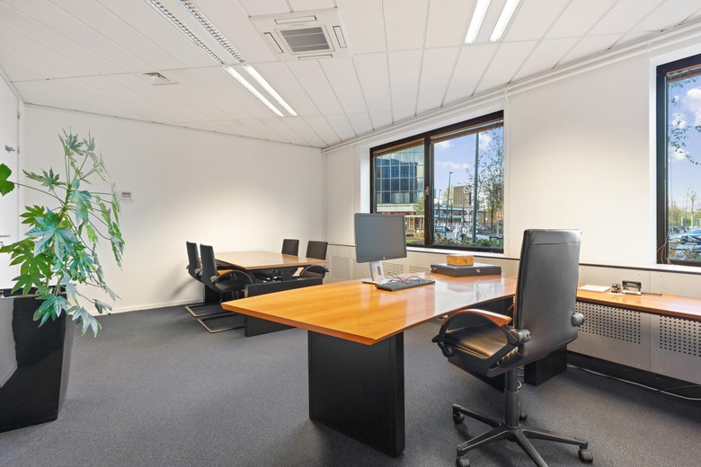 KantoorruimteaanStationsweg 41<br/> inZwijndrecht
