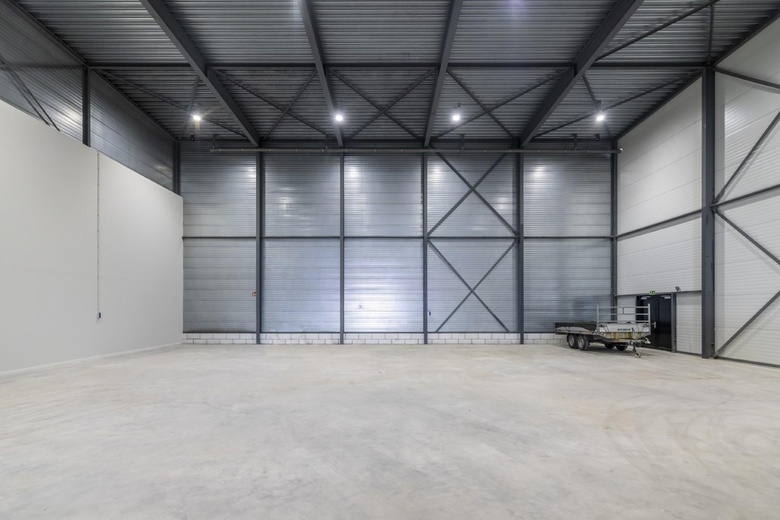 BedrijfsruimteaanMarisstraat 8 d<br/> inSliedrecht