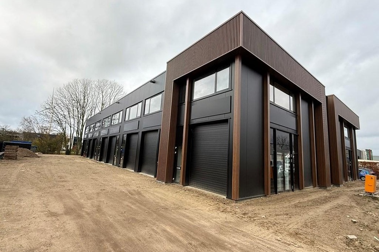 BedrijfsruimteaanFahrenheitstraat 34 P<br/> inEde