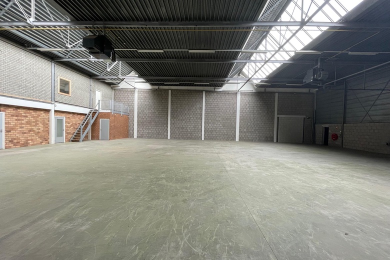 BedrijfsruimteaanElftweg 54<br/> inRaamsdonksveer