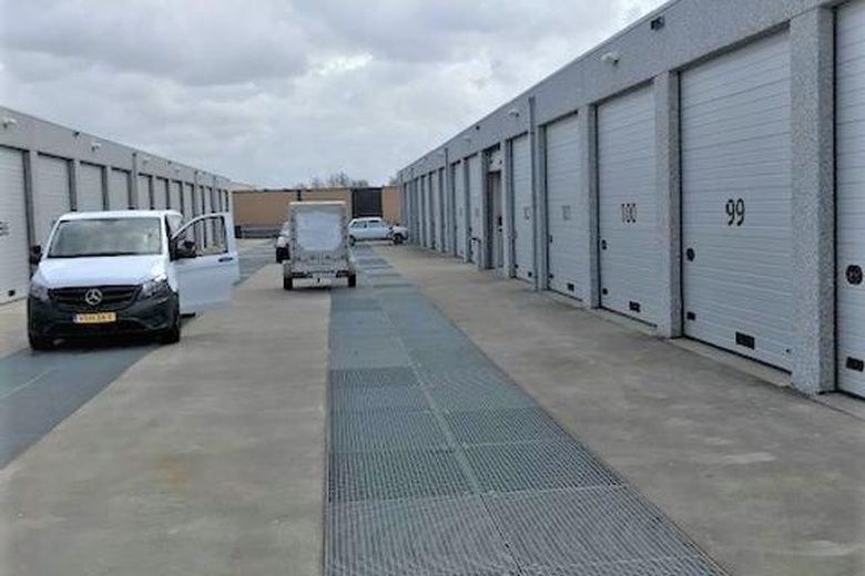 BedrijfsruimteaanVeerpolder 19 105<br/> inWarmond