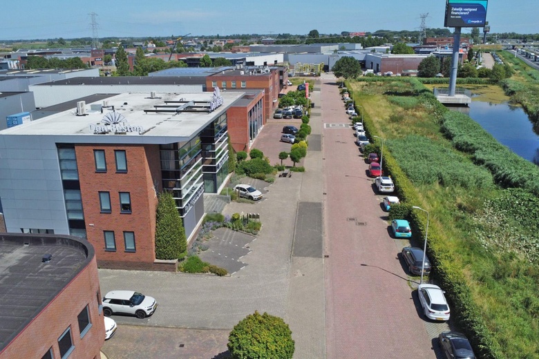 KantoorruimteaanKubus 70<br/> inSliedrecht