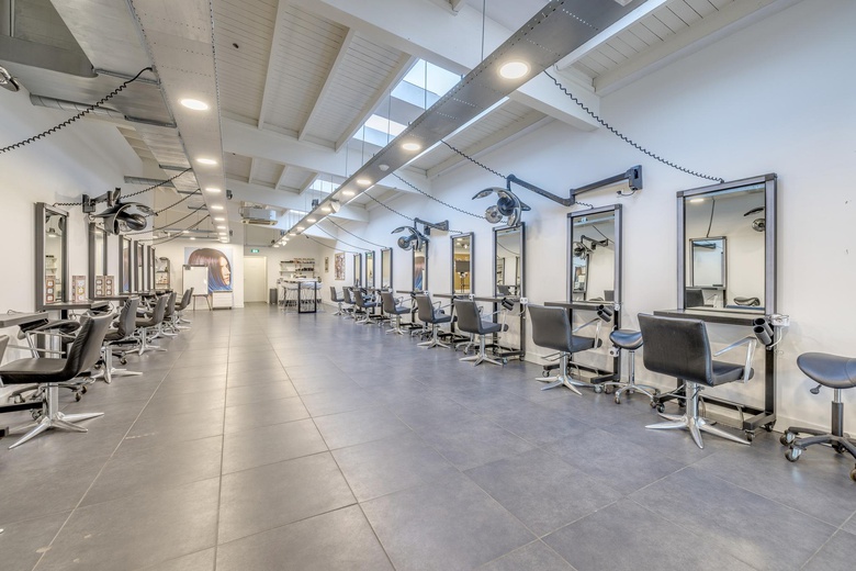 WinkelruimteaanBeekstraat 68<br/> inArnhem WinkelruimteaanBeekstraat 68<br/> inArnhem