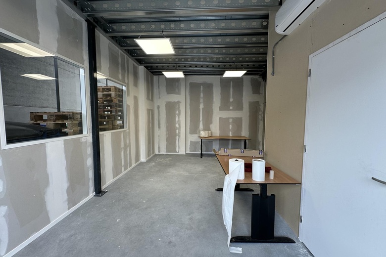 BedrijfsruimteaanMarconiweg 28<br/> inTholen BedrijfsruimteaanMarconiweg 28<br/> inTholen