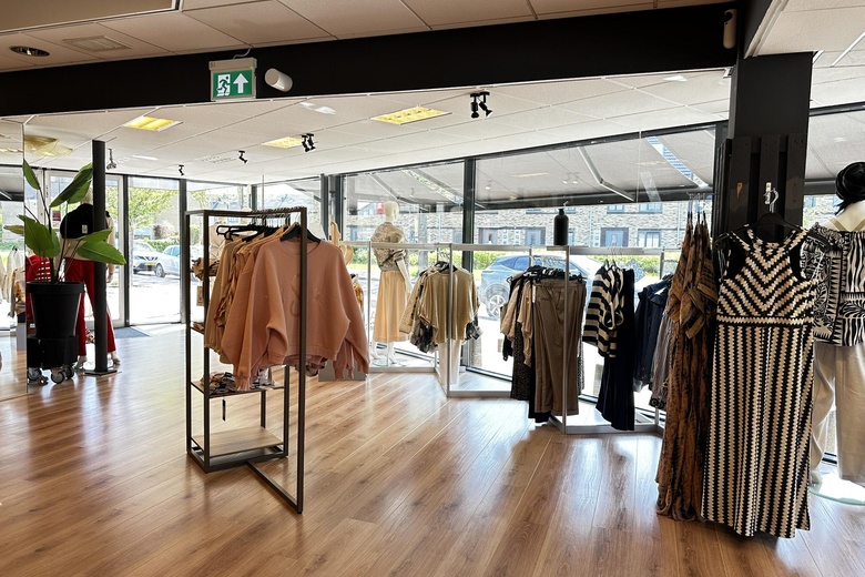 WinkelruimteaanErasmuslaan 1<br/> inHeerhugowaard WinkelruimteaanErasmuslaan 1<br/> inHeerhugowaard