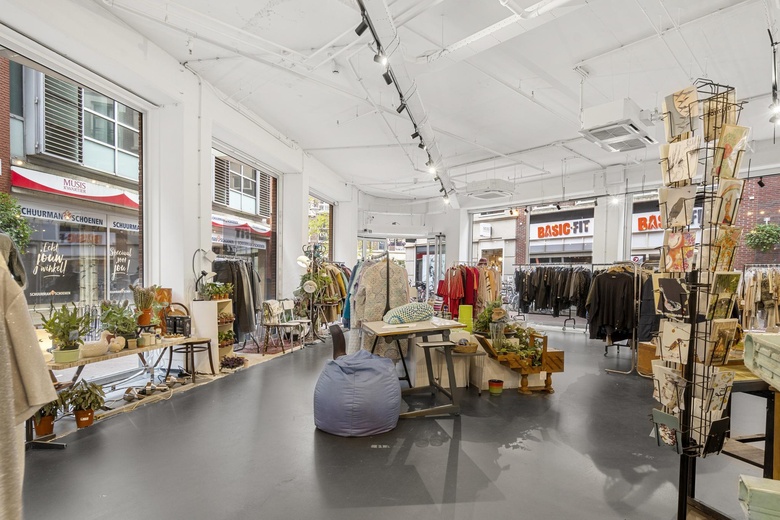 WinkelruimteaanDwingelstraat 8<br/> inArnhem WinkelruimteaanDwingelstraat 8<br/> inArnhem