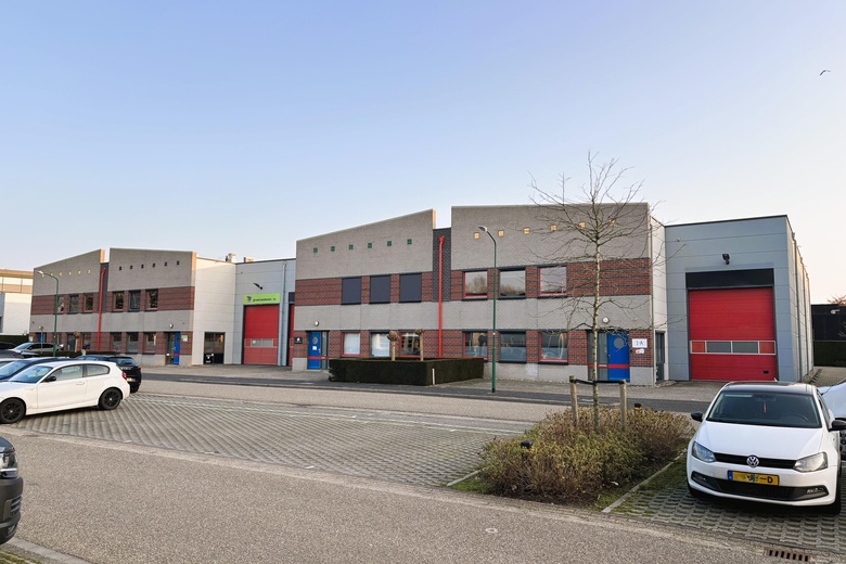 BedrijfsruimteaanRingveste 1<br/> inHouten