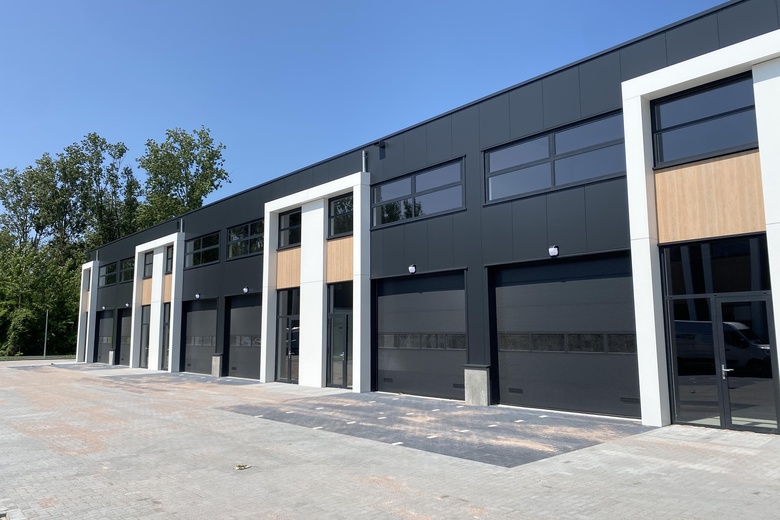 Bekijk foto 1 van Chroomstraat 8