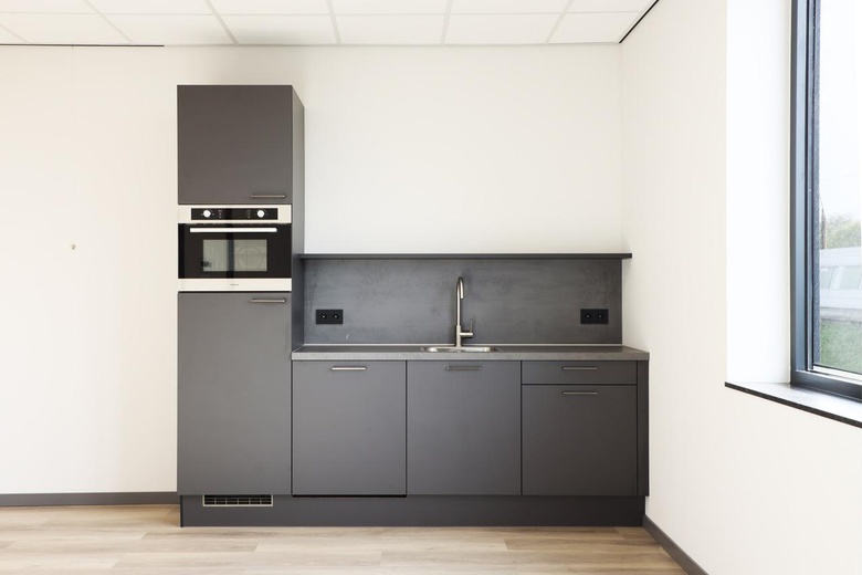 BedrijfsruimteaanVan der Waalsstraat 44 J<br/> inZoetermeer