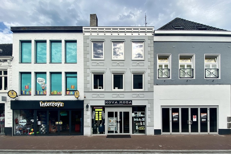 Bekijk foto 1 van Langstraat 8 Bekijk foto 1 van Langstraat 8