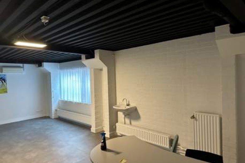 KantoorruimteaanBisschop Zwijsenstraat 35 Begane grond<br/> inTilburg KantoorruimteaanBisschop Zwijsenstraat 35 Begane grond<br/> inTilburg