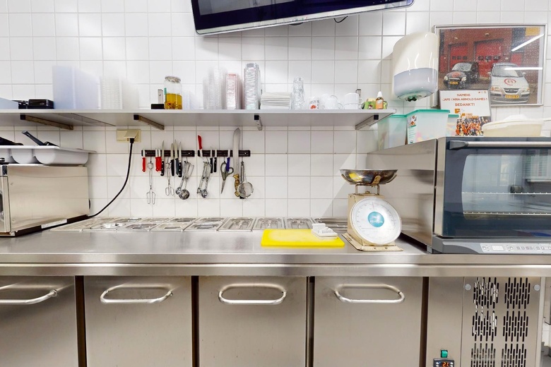 HorecaaanSaturnusstraat 28<br/> inVolendam HorecaaanSaturnusstraat 28<br/> inVolendam
