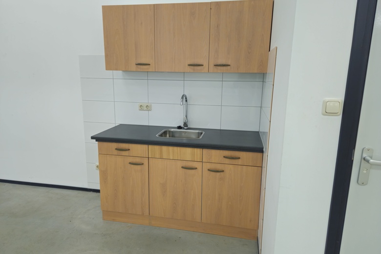 BedrijfsruimteaanMarie Curieweg 1<br/> inRoermond BedrijfsruimteaanMarie Curieweg 1<br/> inRoermond