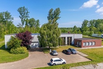 Bekijk foto 3 van Titaanstraat 16