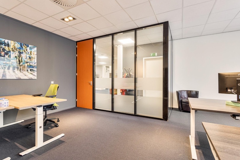 KantoorruimteaanKubus 9 - 15<br/> inSliedrecht