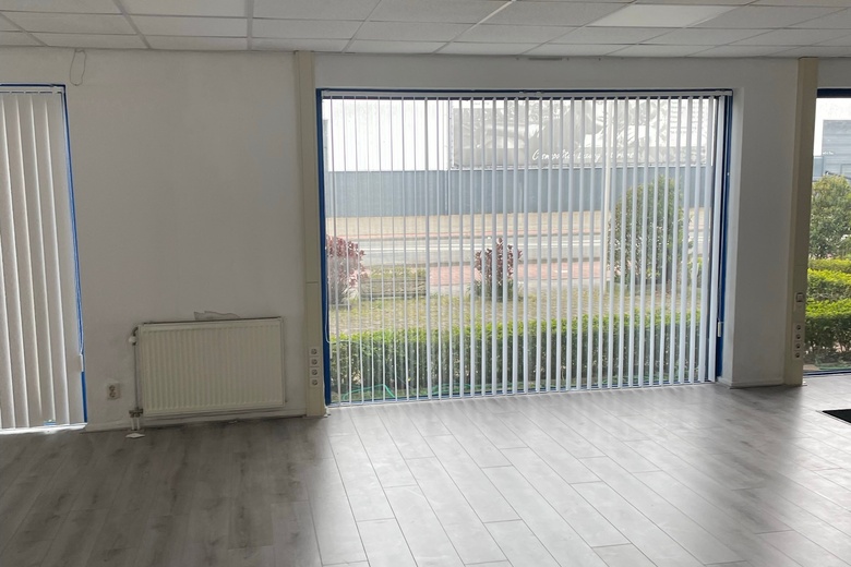 BedrijfsruimteaanWeerlaan 2<br/> inHillegom BedrijfsruimteaanWeerlaan 2<br/> inHillegom